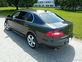 Škoda Superb 2011 2.0tdi DSG Elegance - 6