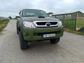 TOYOTA HILUX 3.0 D-4D A/T - 6