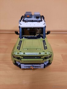 Lego Technic 42110 - Land Rover Defender - 6