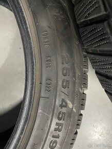 Dunlop 255/45r19 - 6