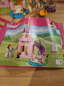 LEGO® Juniors 10668 Starter Set pre dievčatá.
 - 6