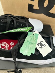 DC SHOES NOVE 42.5/8.5 - 6