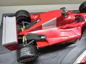 F1 FERRARI F2001 2001 KING OF RAIN SCHUMACHER HOTWHEELS 1:18 - 6