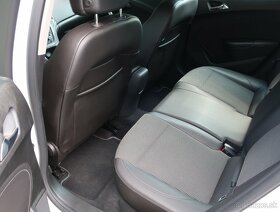 Opel Astra Sport Tourer, model r.v. 2014, biela - TOP PONUKA - 6