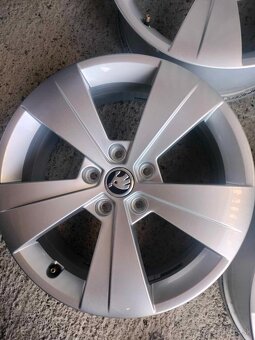 4ks alu disky orig. Škoda 5x112 r17 - 6