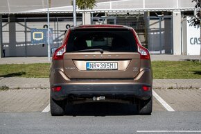 Volvo XC60 2.4D AWD Momentum Geartronic AT - 6