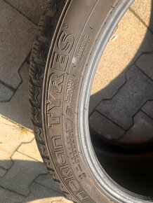 275/40R21 Nokian zimne - 6