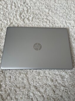 Na Predaj HP 15, 15.6" Intel Core I3 11th 8gb ram - 6