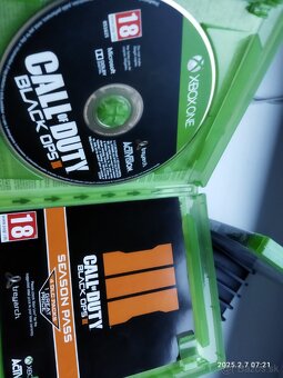 Call of duty 2 hry + stojan na xbox hry - 6