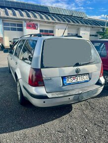 Volkswagen Golf - 6