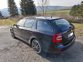 Škoda Octavia Combi 2.0 TDI RS - 6