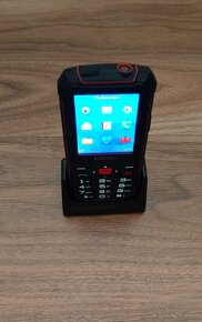 Evolveo StrongPhone Z4; 2,8“ LCD, Dual SIM, FM radio - 6