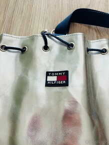 SKVELÝ IKONICKÝ VINTAGE RUKSAK značky TOMMY HILFIGER - 6