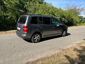 Volkswagen Touran 1.9 TDI Highline DSG - 6