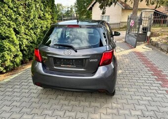 Toyota Yaris 1,0 VVT-i 1 Majitel serviska benzín manuál - 6