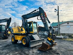 Kolové rypadlo VOLVO EW140B, rototilt Engcon s kleštěmi - 6