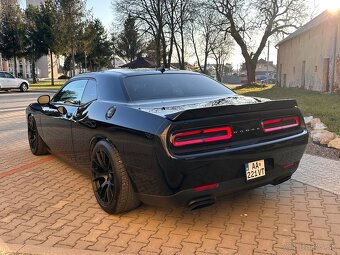 Dodge Challenger Hemi/shaker - 6