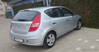 Hyundai i30 1.4 16V Comfort Najazdené: 97-tis. - 6