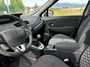 Renault Scenic 1.6 I - 6