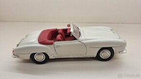 1:18 MERCEDES-BENZ 190 SL - 6