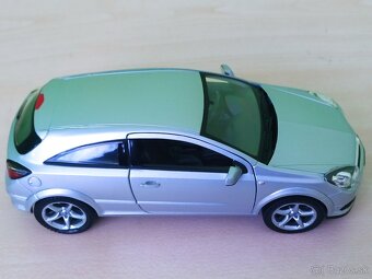 Predám tento nový  Kovový model Opel Astra GTC 2005 v mierke - 6