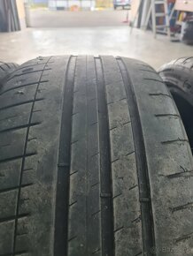 Pneu 235/35 zr19 - 6