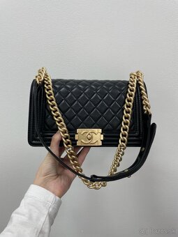 Kabelka Chanel Medium Boy Black/Gold Caviar RHW - 6