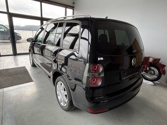 Volkswagen Touran 1.9 TDI Highline 2009 245000km - 6