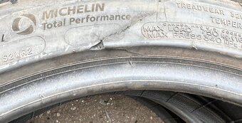 275/35 R19 Michelin Pilot Sport 4 - 6