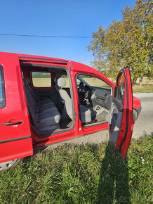 Volkswagen Caddy LIFE 2006  1.6 benzín manual 7 Miestne - 6