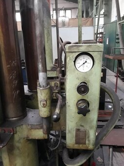 Hydraulický lis CBJ 500 - 6