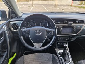 Toyota Auris Touring Sports 1.6 M/T - 6