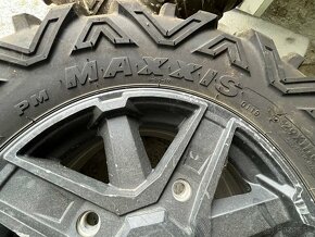 PNEU 14" MAXXIS 29x11 + DISKY na Polaris RZR 1000 - 6