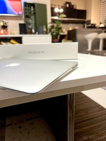 MacBook Air  2017 - 6