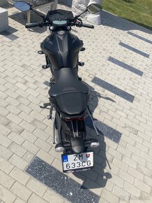 YAMAHA MT 07 - 6