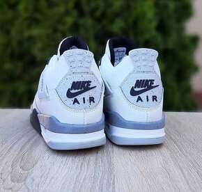 Nike Air Jordan 4 - 6