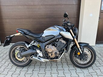 Honda CB650R 2022 35kW 3475km +2x prilba +1x tankvak - 6