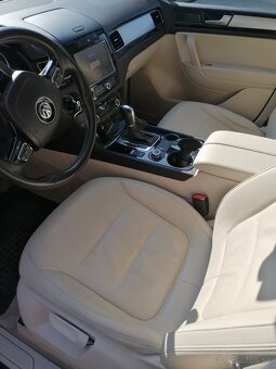 Predám Volkswagen Touareg 3,0 TDI V6 - 180 kW  Automat 8 st. - 6