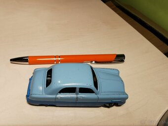 Dinky toys Ford Zephyr - 6