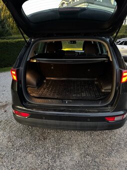 Predám KIa Sportage 2018  2,0 CRDi-  super cena super  stav - 6