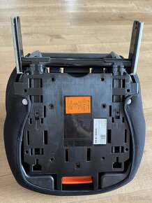 Detska autosedacka Cybex XFix 16-35kg cierna - 6