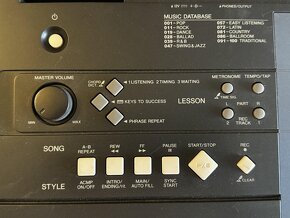 Predám Klávesy Yamaha PSR E333 - 6