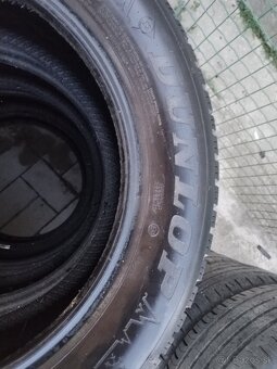 Predám zimné pneumatiky Dunlop 215/55R16 - 6