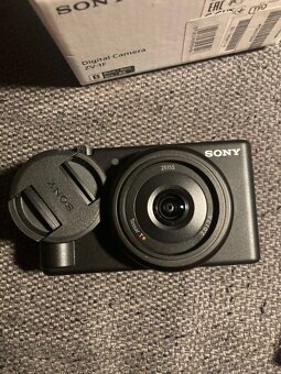 Sony ZV-1F - 6