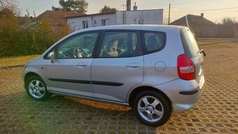 Predám Honda Jazz 1.2 benzín 57 kw rok 2005 - 6