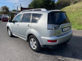 Mitsubishi Outlander  2.0 4x4 - 6