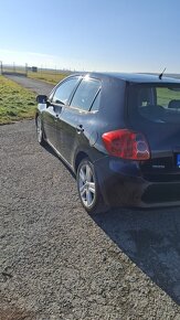 Predám Toyotu Auris 2,2 diesel 130 kw 170 koni - 6