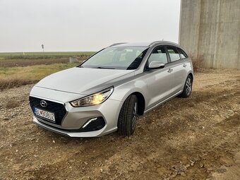 Hyundai i30 kombi comfort plus 1,6 crdi 85 kw, r.3/2019 - 6