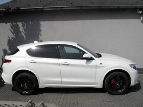 Alfa Romeo Stelvio 2.9 Tw-Turbo V6 Quadrifoglio 1.199.999Kč - 6