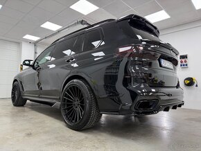 BMW X7 M50i BLACK INDIVIDUAL  možná výmena - 6